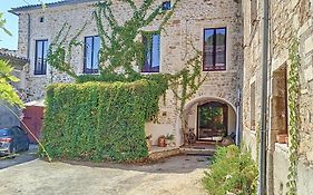 Petit appart dans dépendance château Salavas